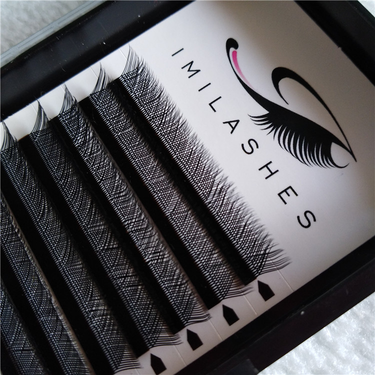 eyelash salon.jpg